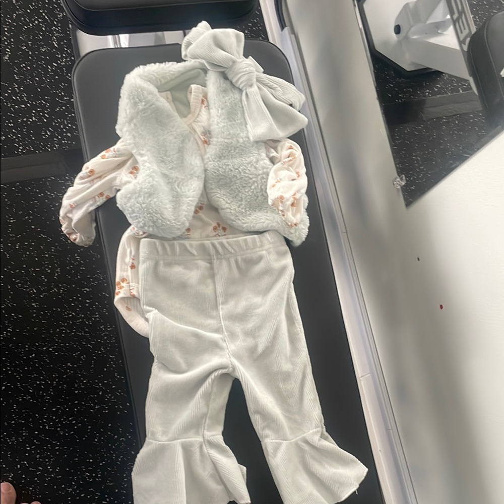 Baby Outfit with Vest and Bow